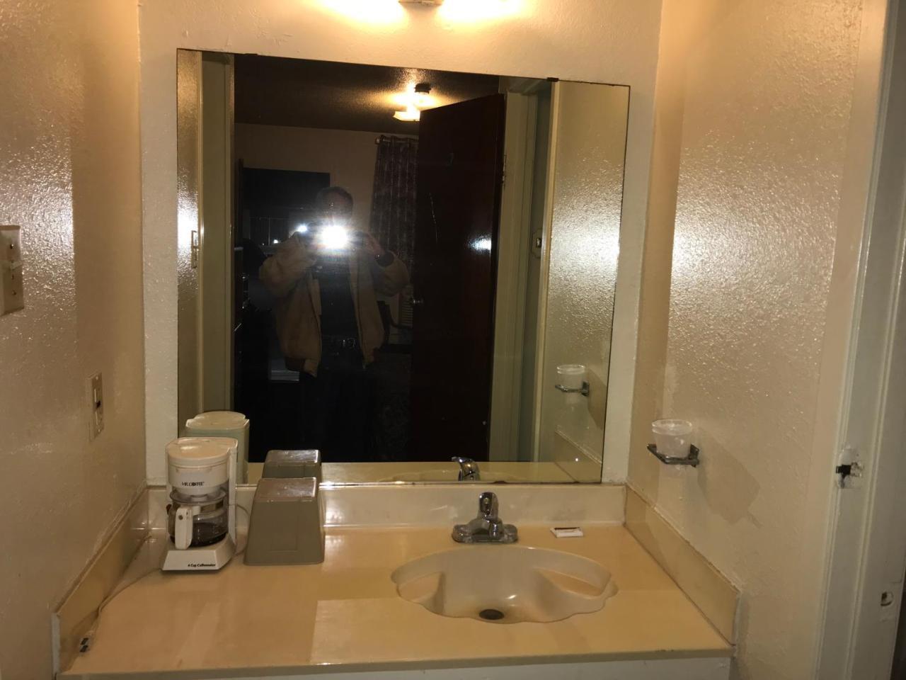 Luxury Inn George West Bagian luar foto